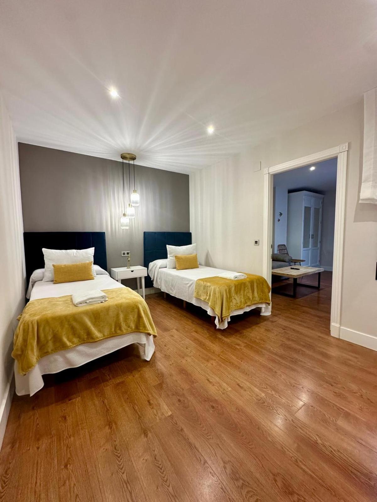 Apartamentos Puente Romano Suites Mérida Exterior foto